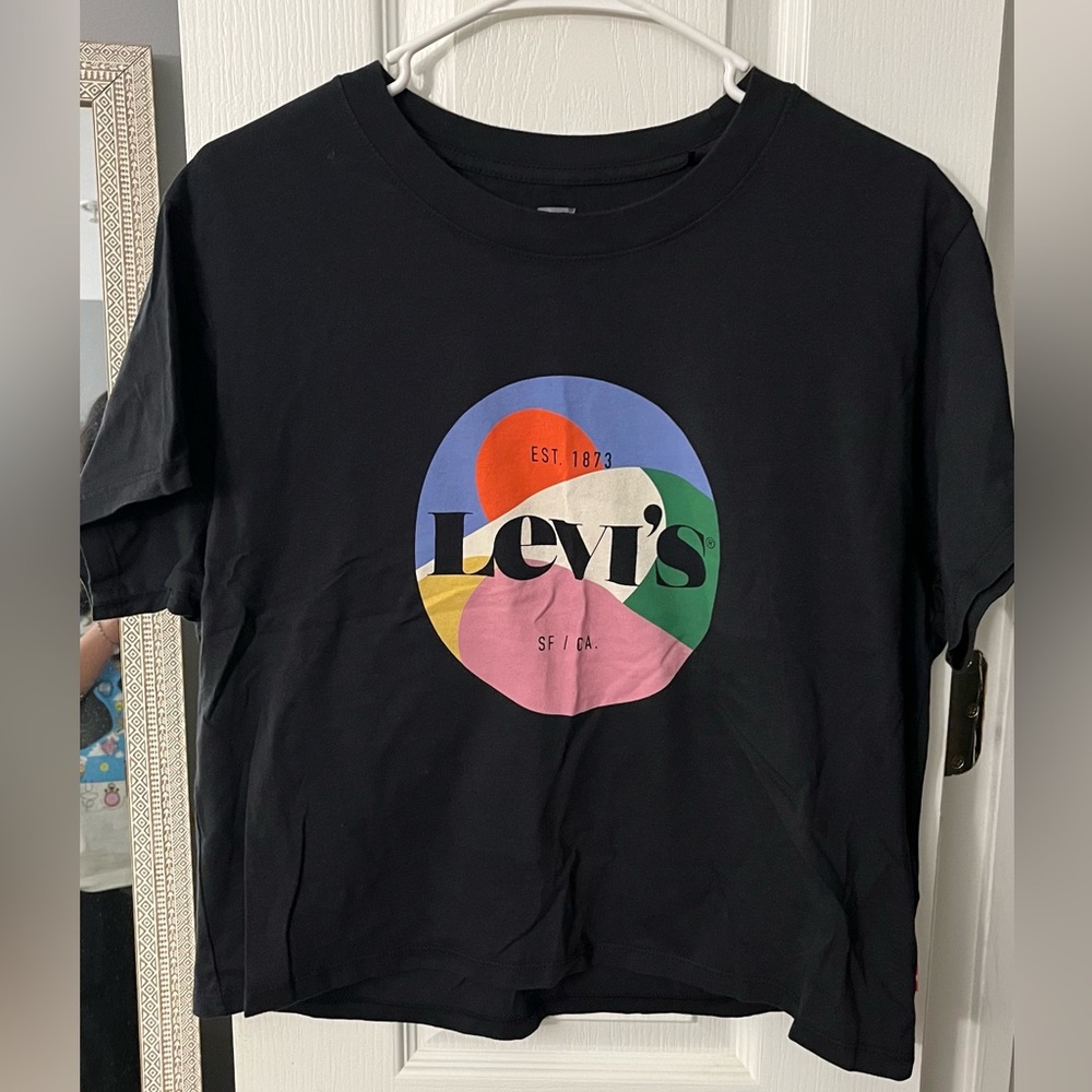 Black cropped boxy tee